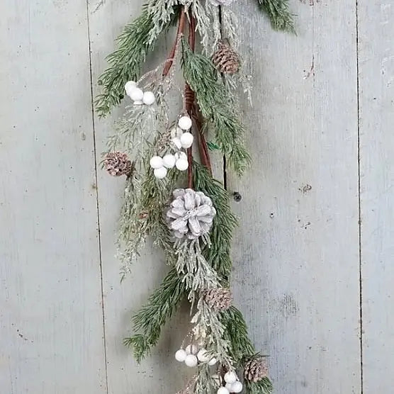 Sparkle Soft Pine White Berry Garland