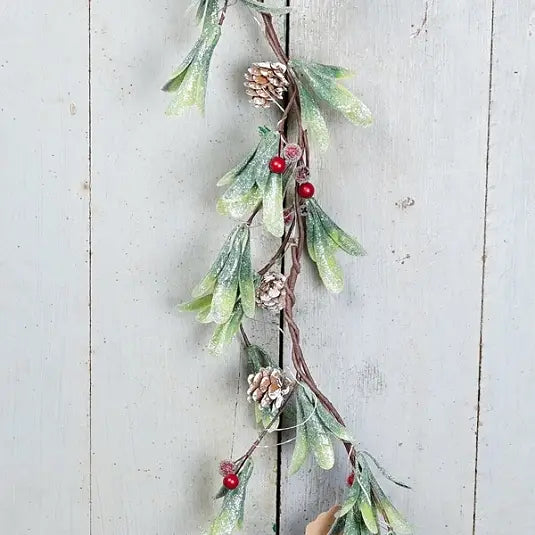 Merry Mistle Toe Garland